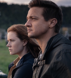 Amy Adams and Jeremy Renner 
